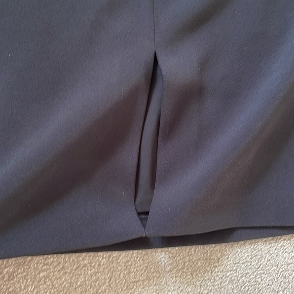 Simon’s black midi skirt - Picture 4 of 4